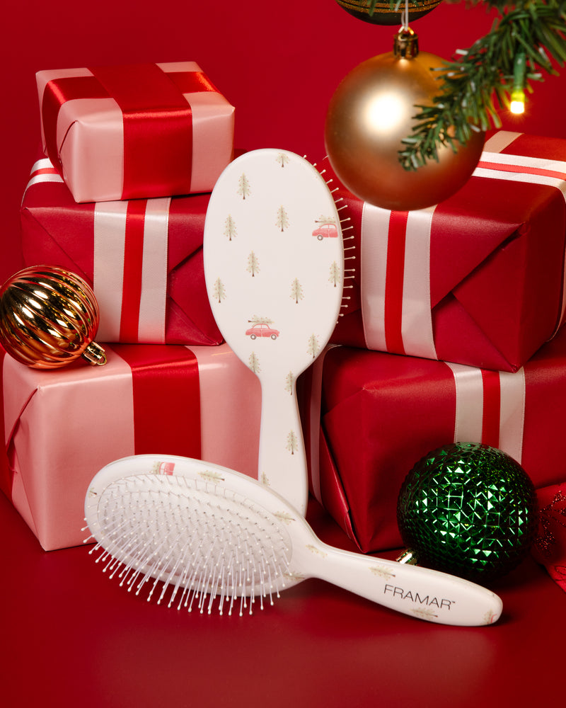 Holly Days Evergreen Detangle Brush
