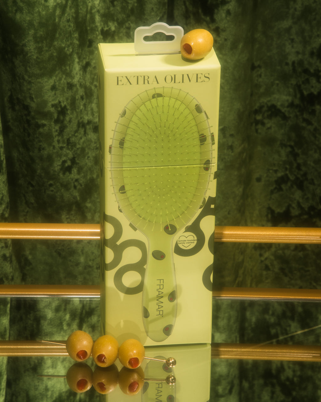 Extra Dirty Detangle Brush - Extra Olives