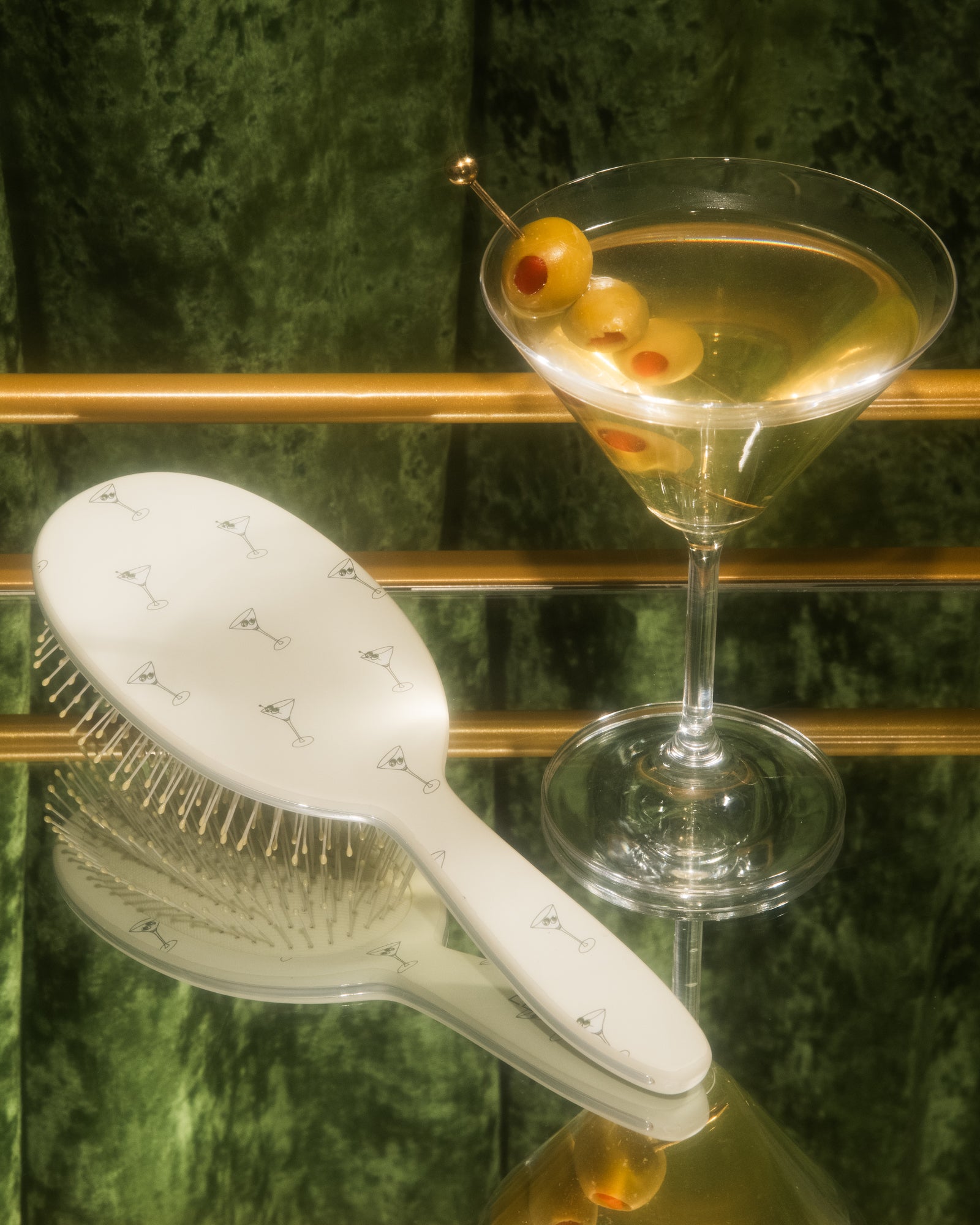 Extra Dirty Detangle Brush - Martini Mood