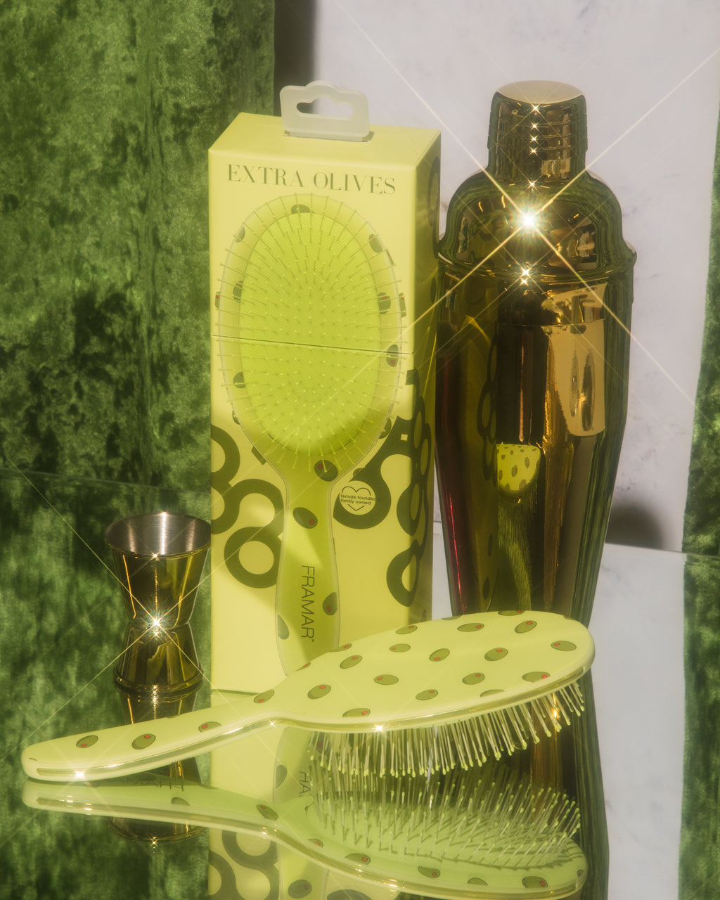Extra Dirty Detangle Brush - Extra Olives
