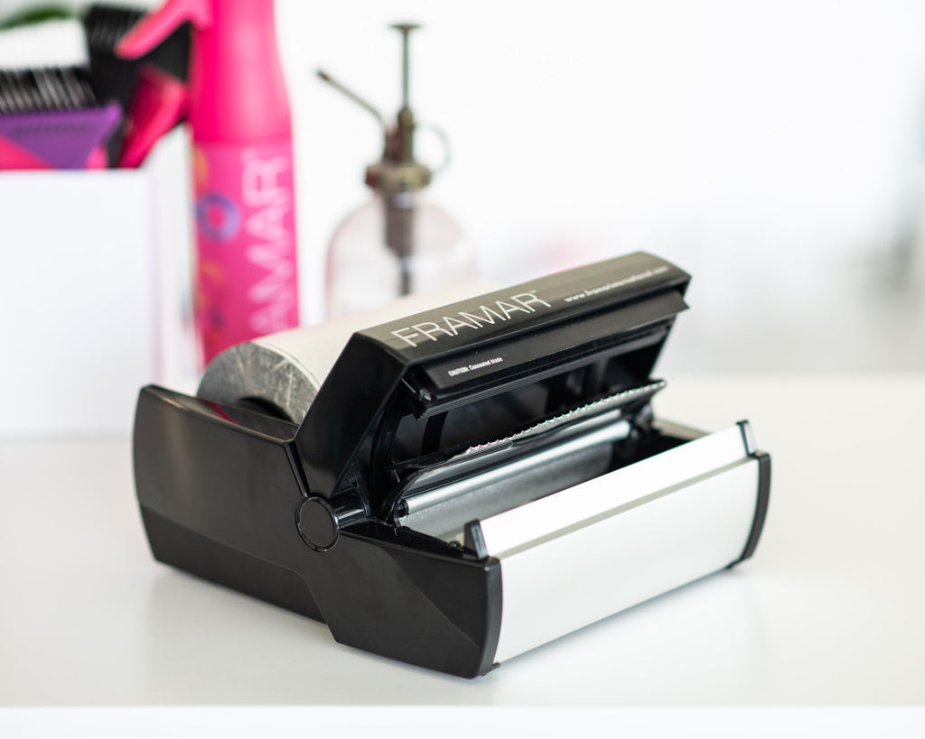  Framar Dispensador de papel de aluminio plegable para papel de  aluminio, láminas para el cabello (corta y dobla la lámina de pelo) :  Belleza y Cuidado Personal